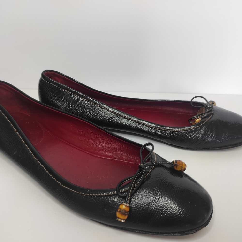 Gucci Black Leather Ballet Flats with Burgundy Interior - Picture 3 of 8